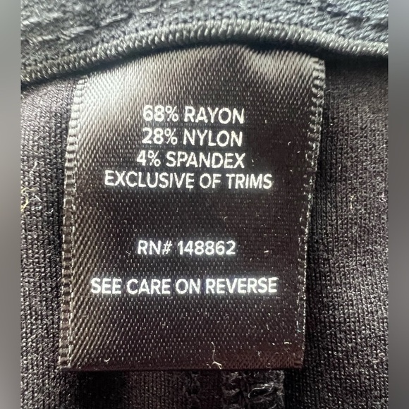 TORRID | ladies bombshell skinny cropped pants. Size: 24R - Picture 8 of 12